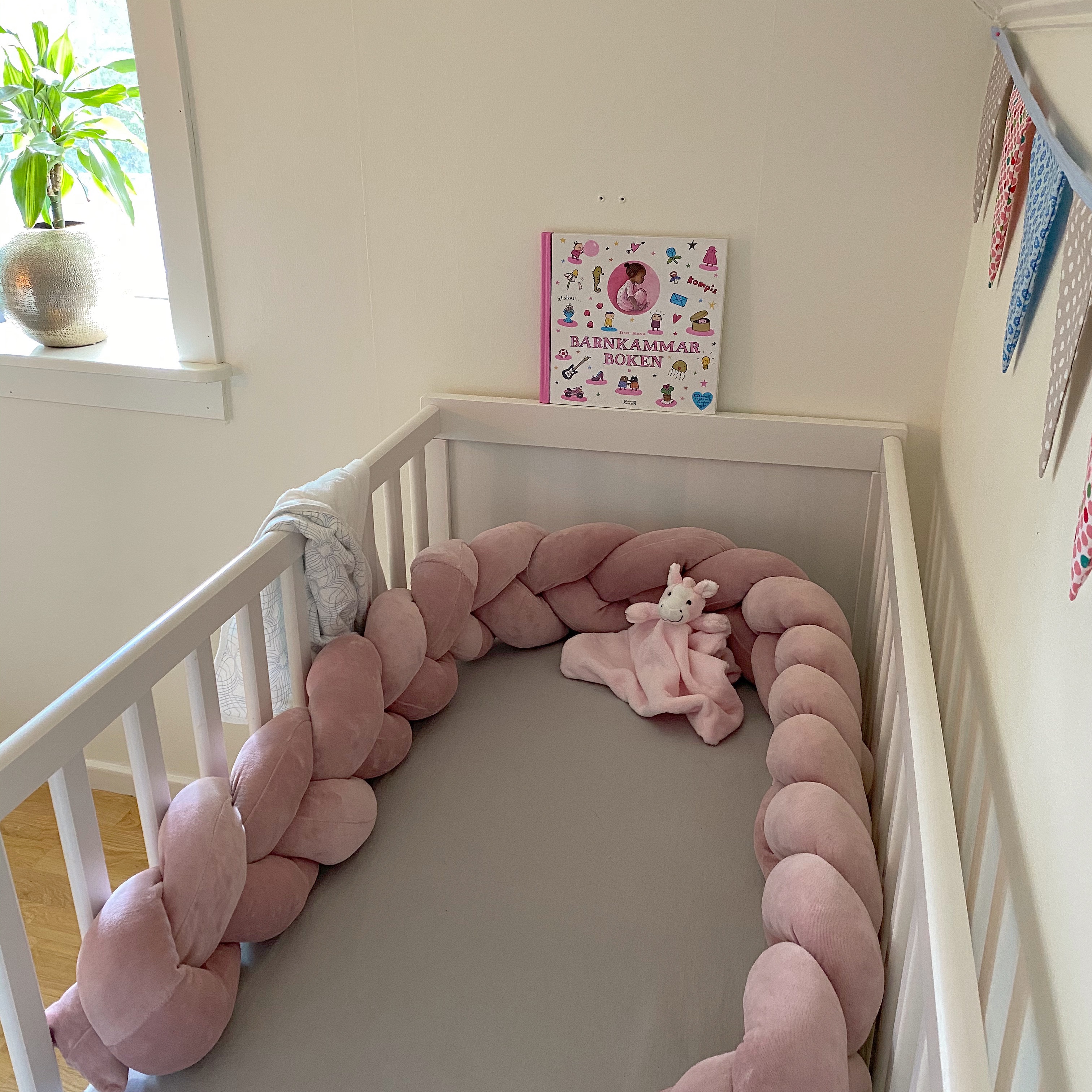 Flätat babynest på väg